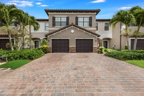 Adosado en alquiler en Bradenton, Florida, 3 dormitorios, 182.83 m2 № 1722157 - foto 3
