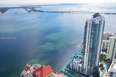 Condominio en Miami, Florida, 2 dormitorios  № 2154836