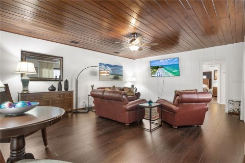 House in Sarasota, Florida 5 bedrooms, 195.09 sq.m. № 1384004 - photo 10
