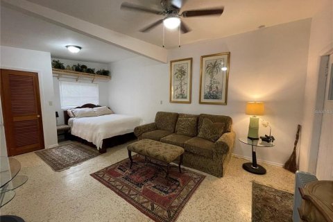 House in Sarasota, Florida 5 bedrooms, 195.09 sq.m. № 1384004 - photo 23