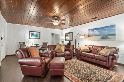 House in Sarasota, Florida 5 bedrooms, 195.09 sq.m. № 1384004 - photo 11