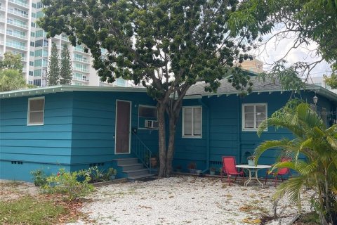House in Sarasota, Florida 5 bedrooms, 195.09 sq.m. № 1384004 - photo 8
