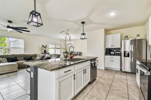House in Wesley Chapel, Florida 4 bedrooms, 209.96 sq.m. № 1870194 - photo 5