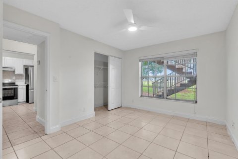 Condo in Coral Springs, Florida, 2 bedrooms № 2262870 - photo 27