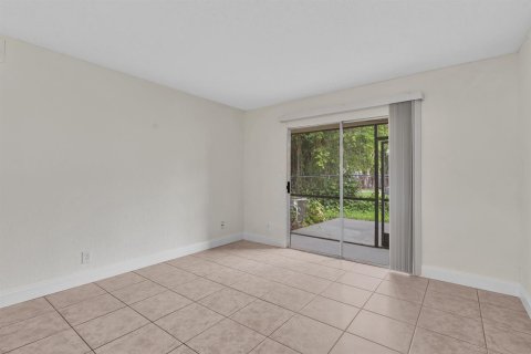 Condo in Coral Springs, Florida, 2 bedrooms № 2262870 - photo 15