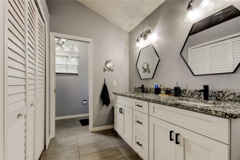 Casa en venta en New Port Richey, Florida, 3 dormitorios, 180.23 m2 № 1796852 - foto 27
