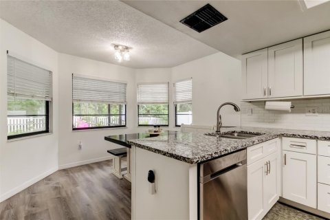 Casa en venta en New Port Richey, Florida, 3 dormitorios, 180.23 m2 № 1796852 - foto 16