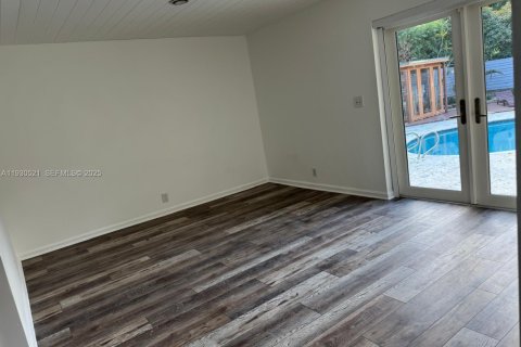 Villa ou maison à louer à Biscayne Park, Floride: 3 chambres, 158.68 m2 № 1989267 - photo 9