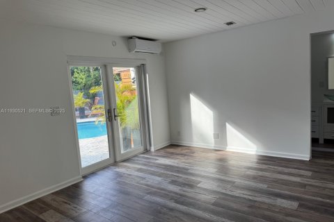 Villa ou maison à louer à Biscayne Park, Floride: 3 chambres, 158.68 m2 № 1989267 - photo 8