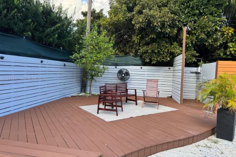 Villa ou maison à louer à Biscayne Park, Floride: 3 chambres, 158.68 m2 № 1989267 - photo 29