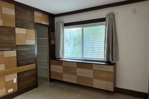 Villa ou maison à louer à Biscayne Park, Floride: 3 chambres, 158.68 m2 № 1989267 - photo 16