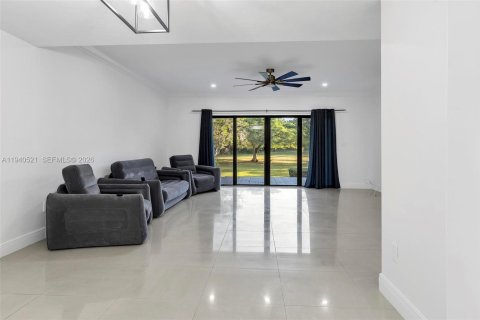 Townhouse in Miami, Florida 2 bedrooms, 165.37 sq.m. № 1997704 - photo 25