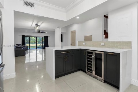 Townhouse in Miami, Florida 2 bedrooms, 165.37 sq.m. № 1997704 - photo 16