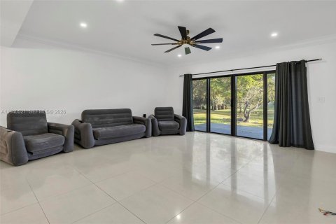 Townhouse in Miami, Florida 2 bedrooms, 165.37 sq.m. № 1997704 - photo 27