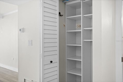 Condominio en alquiler en Treasure Island, Florida, 1 dormitorio, 82.22 m2 № 1808122 - foto 26