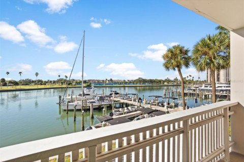 Condominio en alquiler en Treasure Island, Florida, 1 dormitorio, 82.22 m2 № 1808122 - foto 28