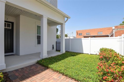 Townhouse in Orlando, Florida 3 bedrooms, 168.8 sq.m. № 1723379 - photo 2