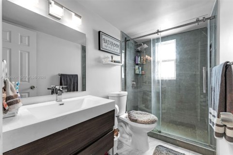 Condominio en venta en Miami, Florida, 2 dormitorios, 105.91 m2 № 2058959 - foto 12