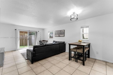 Condominio en venta en Miami, Florida, 2 dormitorios, 105.91 m2 № 2058959 - foto 3