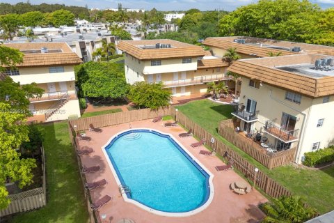 Condominio en venta en Miami, Florida, 2 dormitorios, 105.91 m2 № 2058959 - foto 19