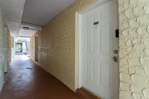 Condominio en venta en Miami, Florida, 2 dormitorios, 105.91 m2 № 2058959 - foto 17