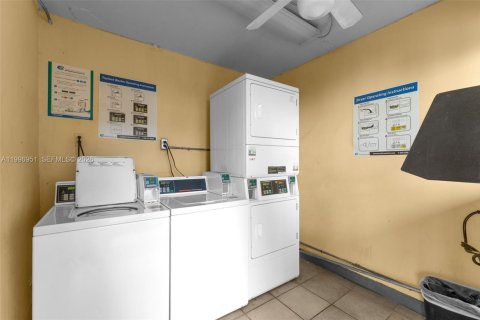 Condominio en venta en Miami, Florida, 2 dormitorios, 105.91 m2 № 2058959 - foto 18