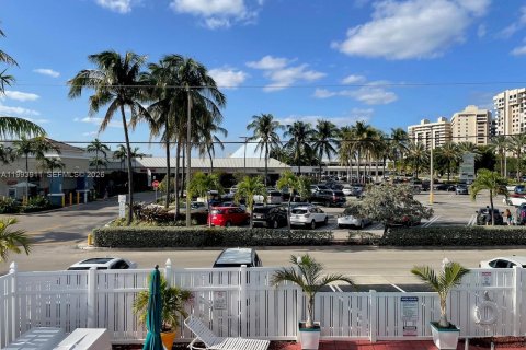 Снять в аренду кондоминиум в Лодердейл-бай-те-Си, Флорида 1 спальня, 47.38м2, № 2064311 - фото 12