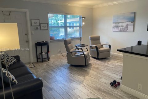 Снять в аренду кондоминиум в Лодердейл-бай-те-Си, Флорида 1 спальня, 47.38м2, № 2064311 - фото 4