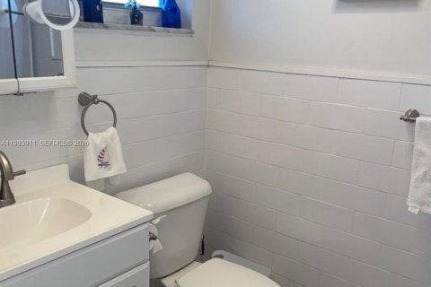 Снять в аренду кондоминиум в Лодердейл-бай-те-Си, Флорида 1 спальня, 47.38м2, № 2064311 - фото 10