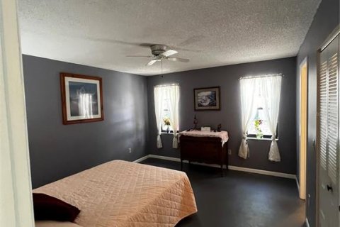 House in New Port Richey, Florida 2 bedrooms, 104.79 sq.m. № 1885307 - photo 30
