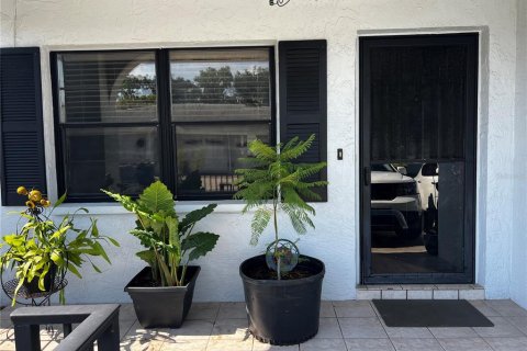 House in New Port Richey, Florida 2 bedrooms, 104.79 sq.m. № 1885307 - photo 5
