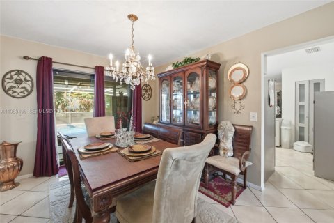 House in Sunrise, Florida 5 bedrooms, 194.63 sq.m. № 2030213 - photo 14