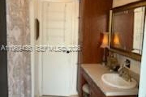 House in Sunrise, Florida 5 bedrooms, 194.63 sq.m. № 2030213 - photo 27