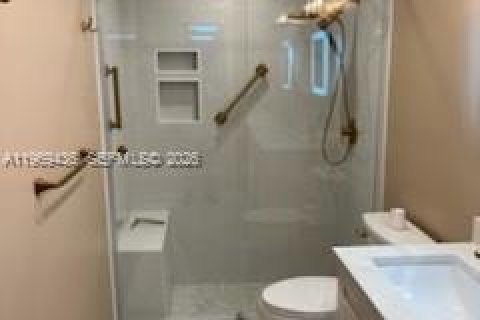 House in Sunrise, Florida 5 bedrooms, 194.63 sq.m. № 2030213 - photo 20