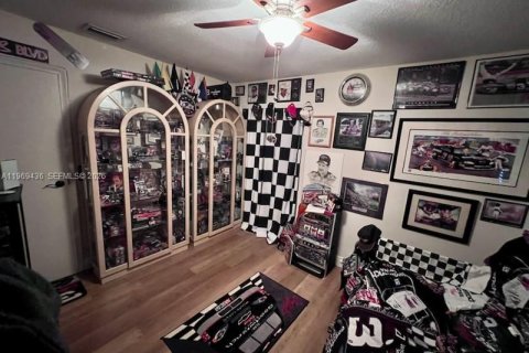 House in Sunrise, Florida 5 bedrooms, 194.63 sq.m. № 2030213 - photo 24