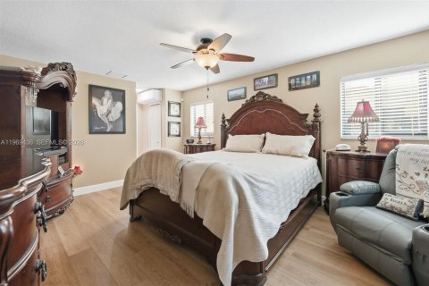 House in Sunrise, Florida 5 bedrooms, 194.63 sq.m. № 2030213 - photo 17