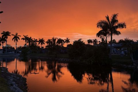 House in Sunrise, Florida 5 bedrooms, 194.63 sq.m. № 2030213 - photo 7