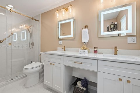 House in Sunrise, Florida 5 bedrooms, 194.63 sq.m. № 2030213 - photo 18