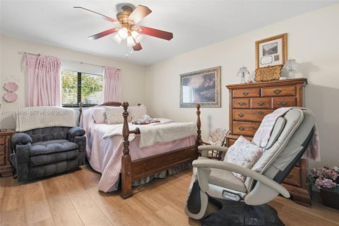 House in Sunrise, Florida 5 bedrooms, 194.63 sq.m. № 2030213 - photo 22