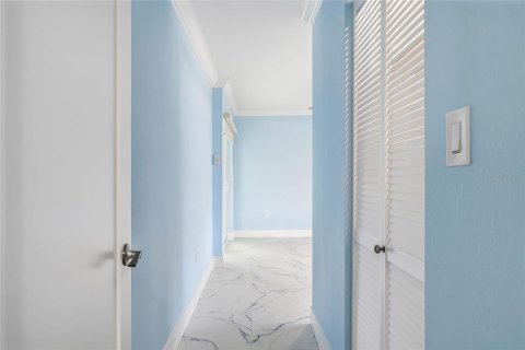 Condo in Bradenton, Florida, 2 bedrooms № 2207996 - photo 19