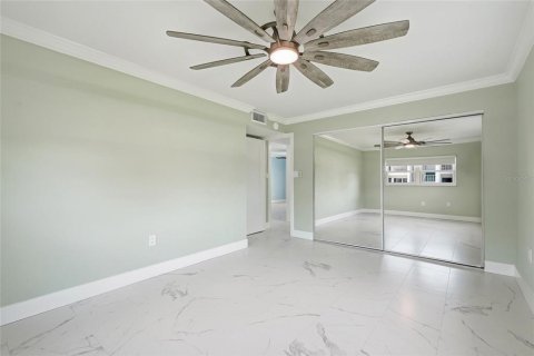 Condo in Bradenton, Florida, 2 bedrooms № 2207996 - photo 27