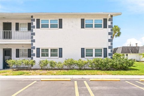 Condo in Bradenton, Florida, 2 bedrooms № 2207996 - photo 3