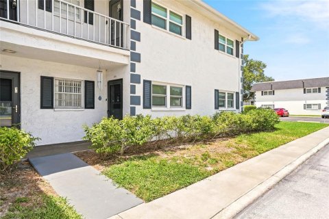 Condo in Bradenton, Florida, 2 bedrooms  № 2207996