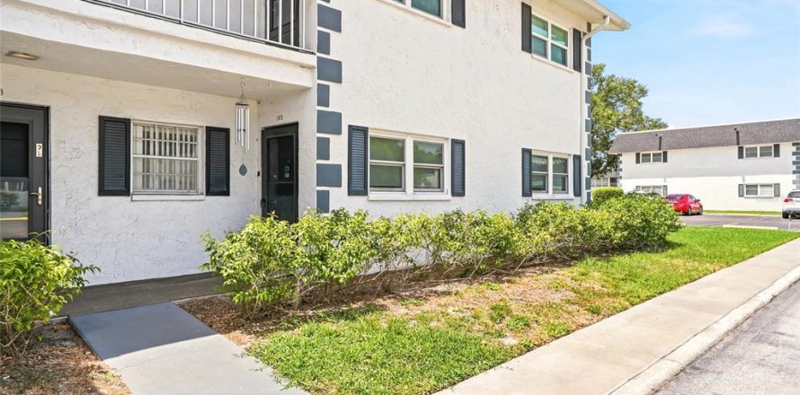 Condo in Bradenton, Florida, 2 bedrooms № 2207996