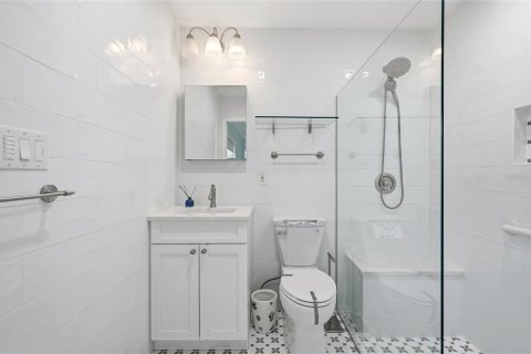 Condo in Bradenton, Florida, 2 bedrooms № 2207996 - photo 24
