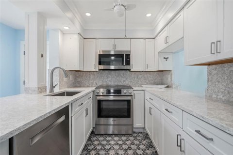 Condo in Bradenton, Florida, 2 bedrooms № 2207996 - photo 5