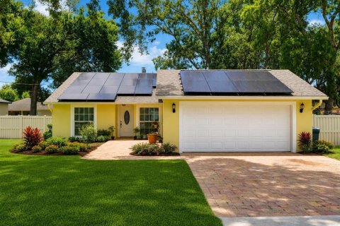 Casa en Altamonte Springs, Florida 3 dormitorios, 162.76 m2 № 2141093