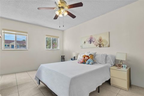 Condominio en venta en Miami, Florida, 2 dormitorios, 89.19 m2 № 1977500 - foto 13