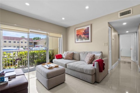 Condominio en venta en Miami, Florida, 2 dormitorios, 89.19 m2 № 1977500 - foto 1