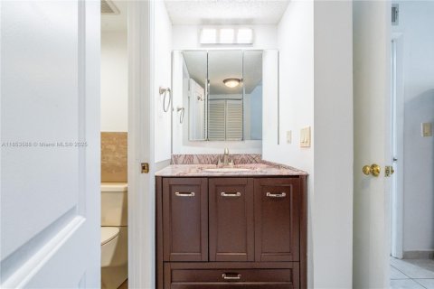 Condominio en venta en Miami, Florida, 2 dormitorios, 89.19 m2 № 1977500 - foto 18